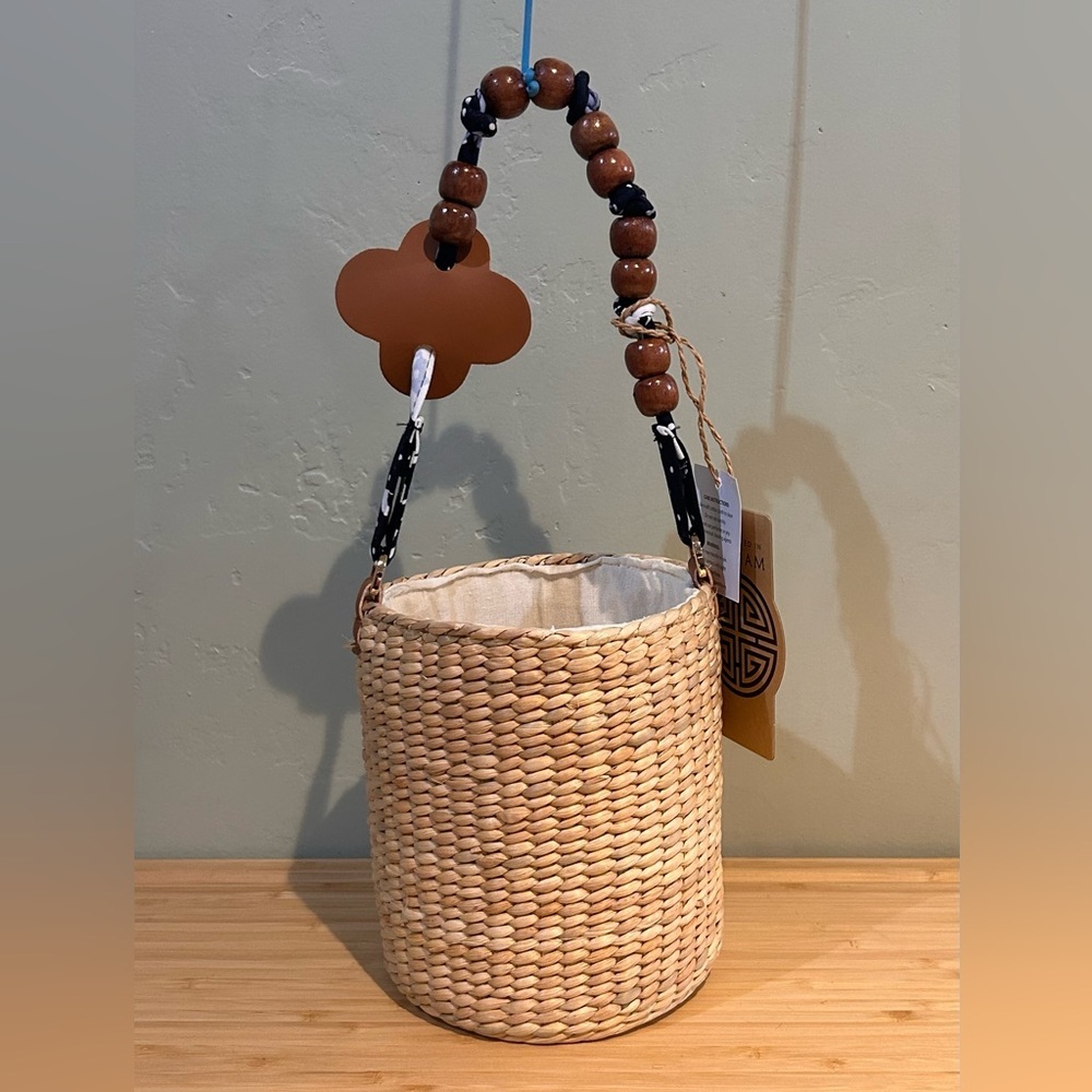 MADE IN VIETNAM Woven Bucket Bag With Beaded Top Carry Handle - Picture 7 of 10